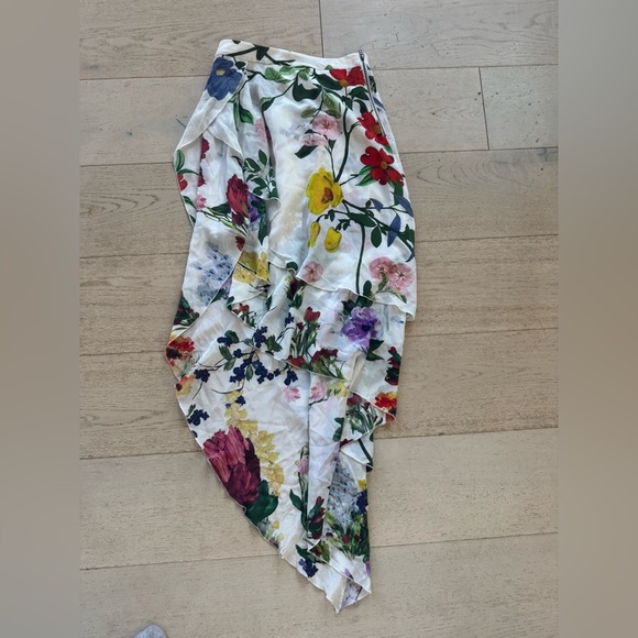 ALICE & Oliva  Joeann Asymmetric Tiered Skirt 2 floral - Picture 5 of 7